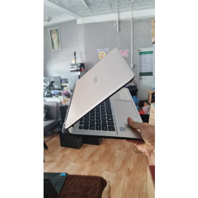 Laptop Asus X407U I3 Gen 7