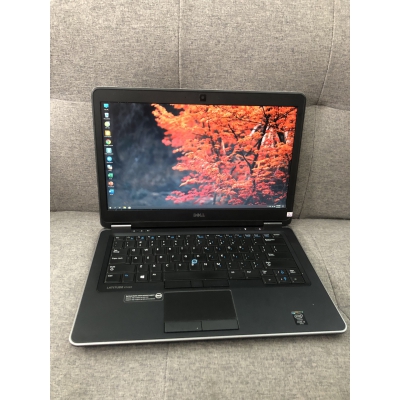 Laptop DELL E7740